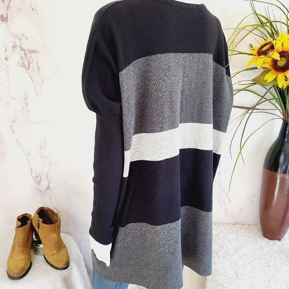 Saks Fifth Avenue extra fine merino wool blend oversized sweater Super Soft! - Picture 5 of 7